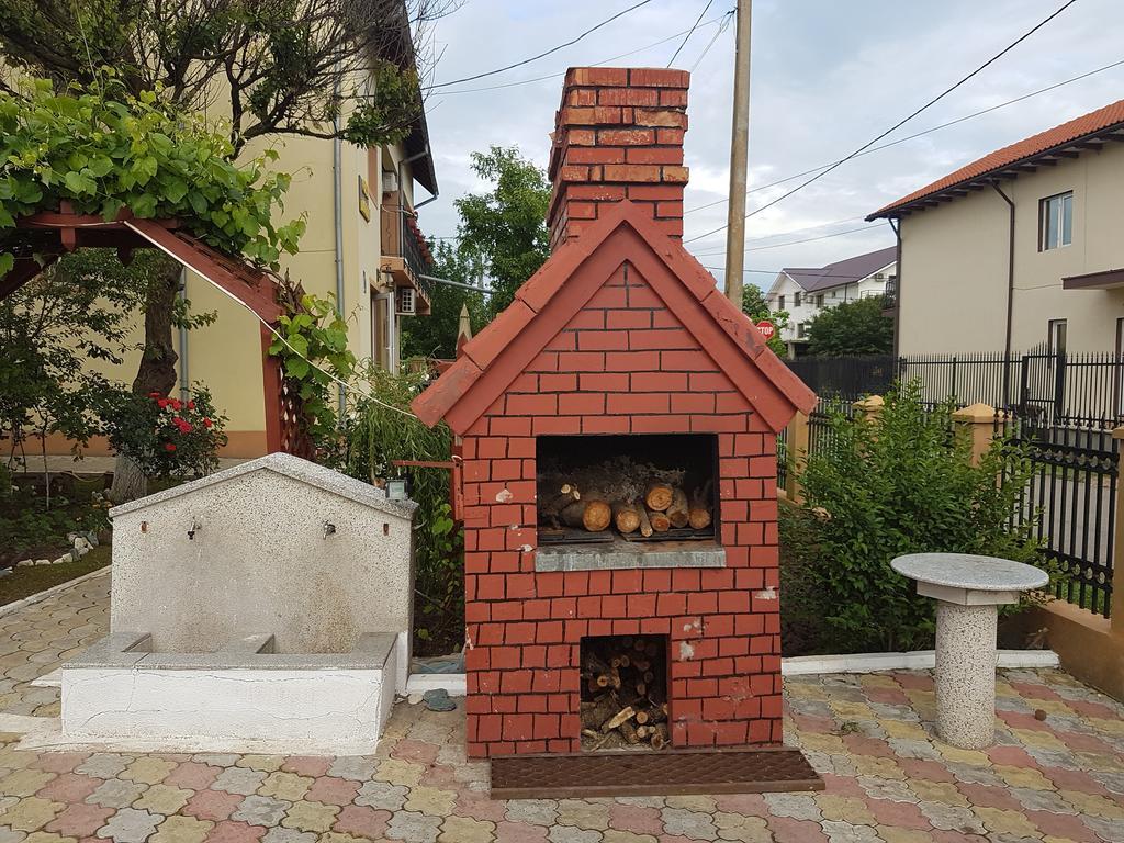 Pensiunea Casa Johnelly Costinesti Bagian luar foto