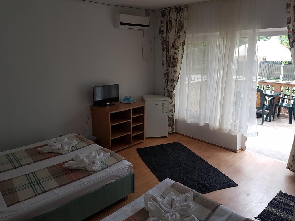 Pensiunea Casa Johnelly Costinesti Bagian luar foto