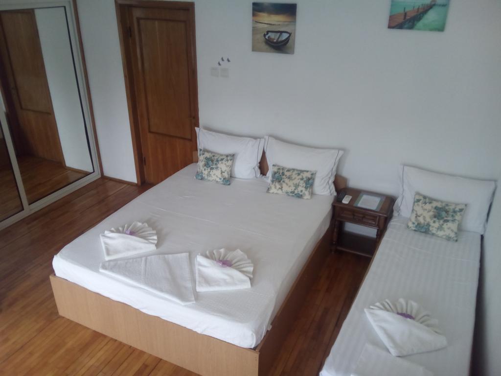 Pensiunea Casa Johnelly Costinesti Bagian luar foto