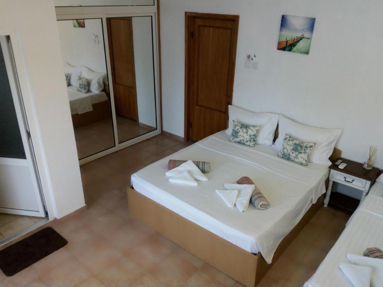 Pensiunea Casa Johnelly Costinesti Bagian luar foto